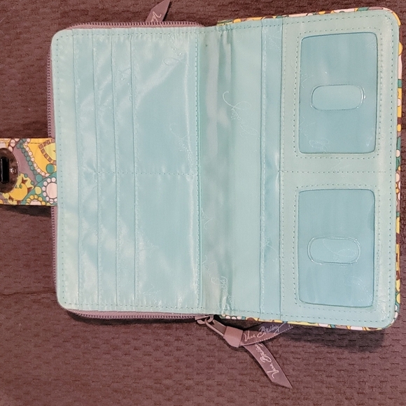 NWOT Vera Bradley Turn Lock Wallet Clutch Lemon Parfait Pattern - Picture 3 of 7